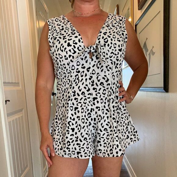 TCEC Romper, NWOT, sz L, white with black leopard print, lined - Picture 2 of 16